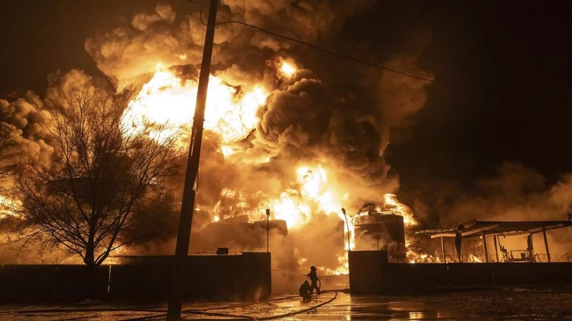 Nga dội "hỏa lực sấm sét" vào lãnh thổ Ukraine trong đêm. Ảnh: ksl.com