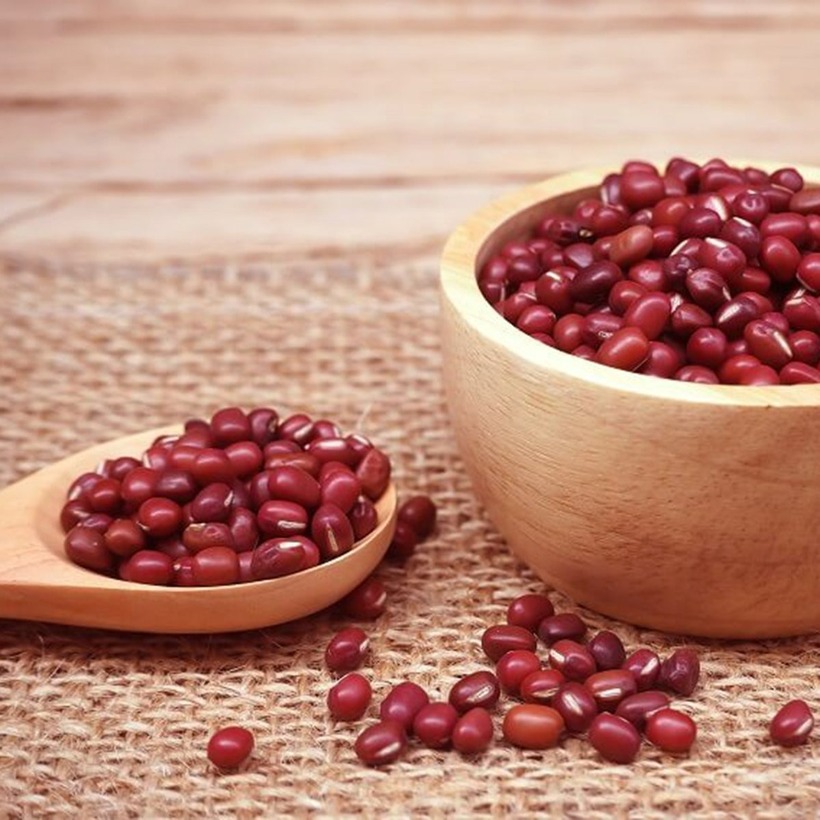 Ăn quá nhiều đậu đỏ có thể gây đầy hơi, khó tiêu, đặc biệt là với những người có hệ tiêu hóa yếu.