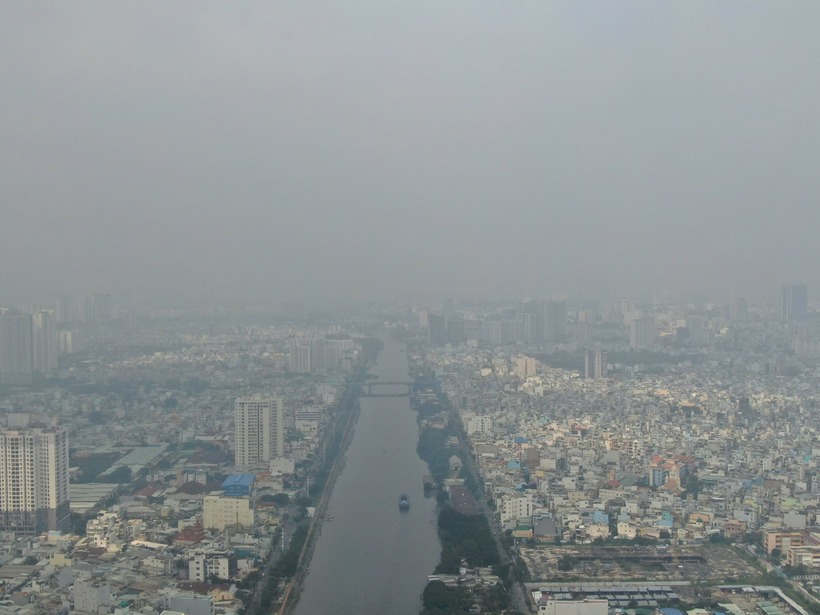 Sương mù dày đặc ở TP.HCM. Ảnh: Công Lý
