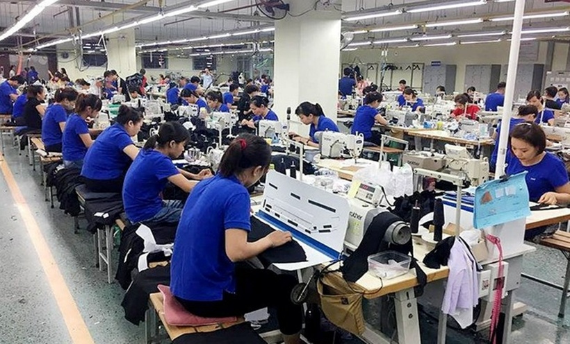Nếu người lao động đi làm vào ngày Phụ nữ Việt Nam 20/10 sẽ được hưởng lương ít nhất bằng 200% (gấp đôi) ngày làm việc bình thường. (Ảnh minh họa)