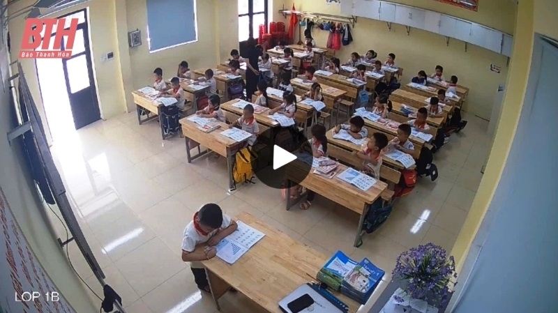 Vụ cô giáo đánh bầm tím lưng học sinh lớp 1: Video từ camera trong lớp hé lộ sự thật gây "sốc" - 1