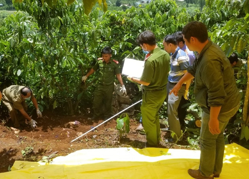 Công an khám nghiệm hiện trường một vụ án. Ảnh minh họa