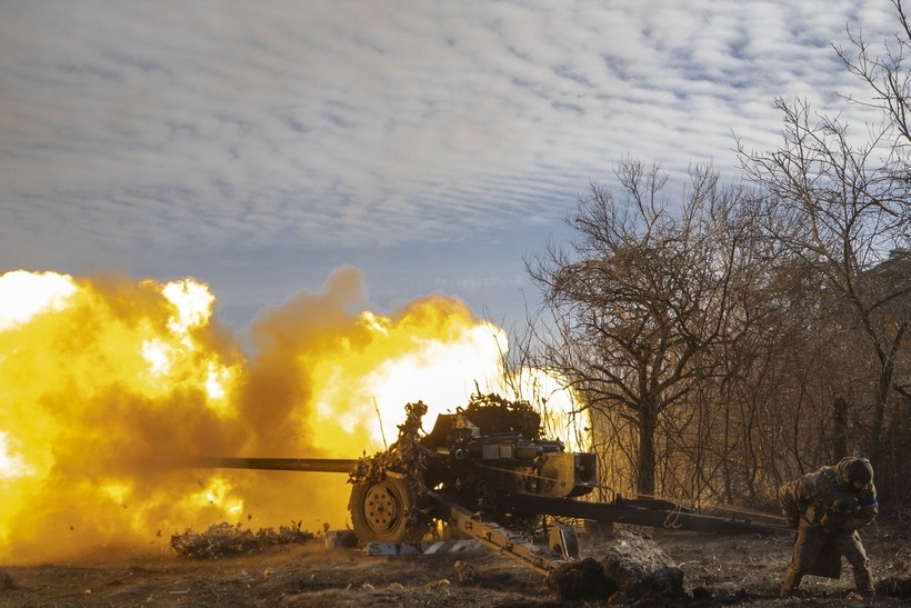Ukraine liên tục hứng chịu những đòn hỏa lực mạnh mẽ từ Nga. Ảnh: Reuters
