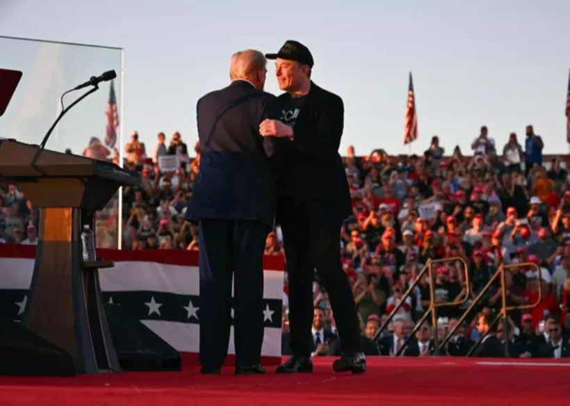 Tỷ phú Elon Musk ủng hộ cựu tổng thống Mỹ Donald Trump. Ảnh: Reuters