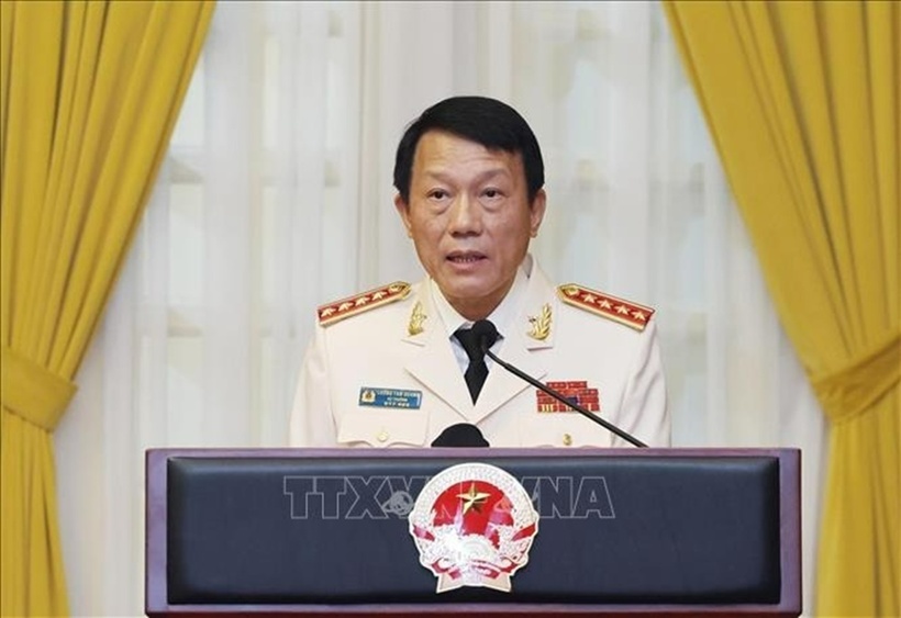 Thay mặt các đồng chí được thăng quân hàm, Đại tướng Lương Tam Quang, Ủy viên Bộ Chính trị, Bí thư Đảng ủy Công an Trung ương, Bộ trưởng Bộ Công an phát biểu. Ảnh: Lâm Khánh/TTXVN.