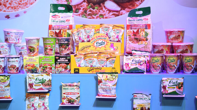 Lên Shark Tank gọi vốn, các nhà sáng lập thương hiệu mì tôm thanh long định giá doanh nghiệp 20 triệu USD, và đã được rót 1 triệu USD đổi 10% cổ phần. Ảnh: Cafef