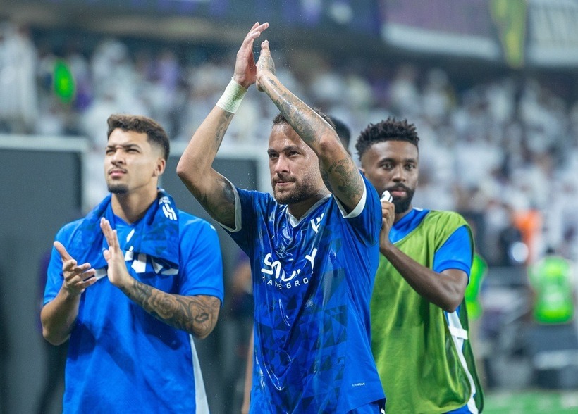Neymar tái xuất sau hơn 1 năm dưỡng thương. Ảnh: Getty.