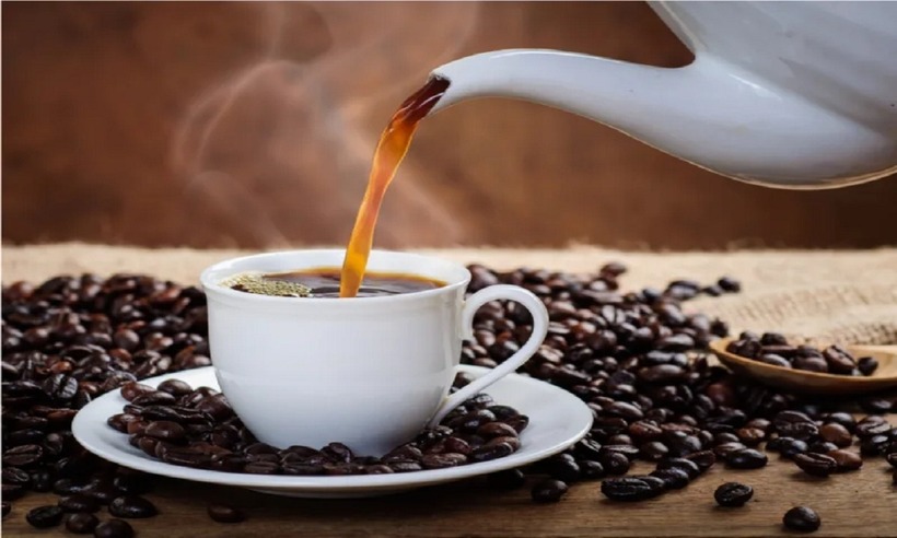 Cà phê thường được xem là "liều thuốc tiên" giúp xua tan cơn buồn ngủ và tăng cường sự tập trung