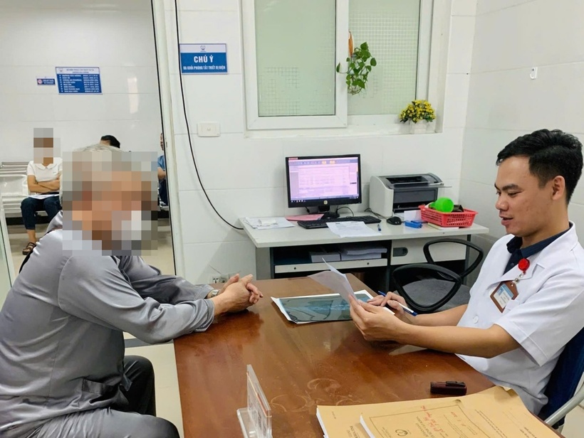 Gặp nạn khi ăn phở, cụ ông 72 tuổi vội vàng "cầu cứu" bác sĩ. Ảnh: Bệnh viện Đa khoa tỉnh Bắc Giang