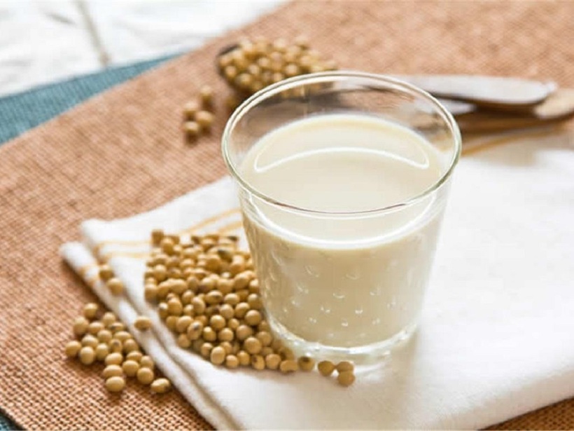 Nhiều người cao tuổi nếu sức khỏe tốt vẫn có thể ăn lượng đậu nành hợp lý, tuy nhiên cũng không nên ăn quá nhiều.