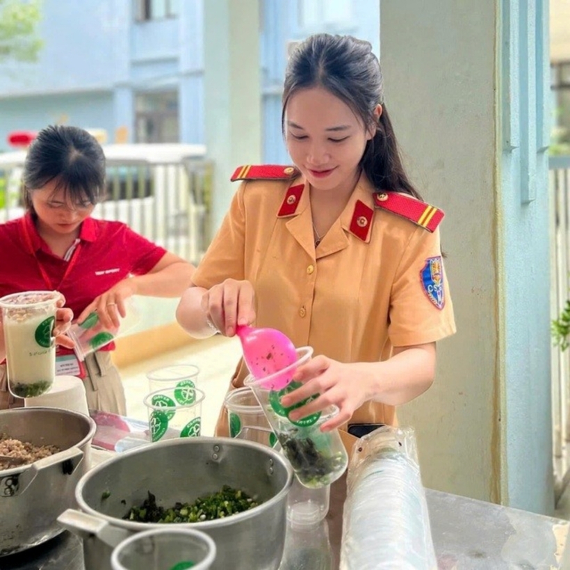 Mô hình "Nồi cháo yêu thương" được Đoàn Thanh niên, Hội Phụ nữ Công an huyện Đà Bắc duy trì nhiều năm qua.