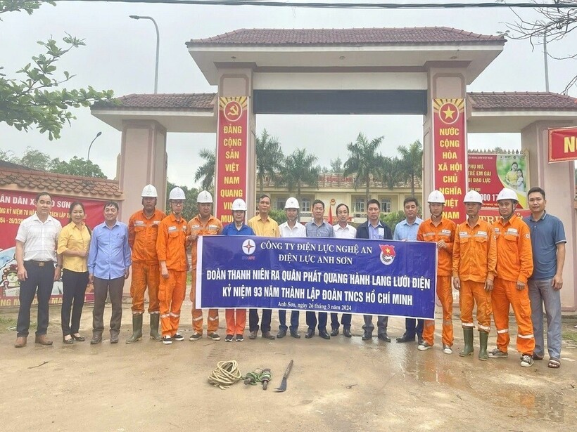 Triển khai chiến dịch vận động người dân cùng tham gia phát quang hành lang lưới điện