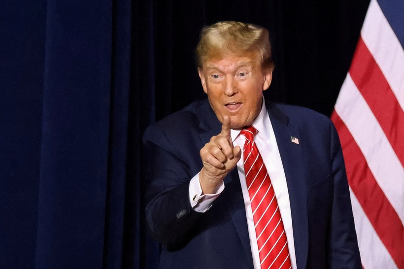 Ông Trump đã kiện đài truyền hình CBS News vì chỉnh sửa cuộc phỏng vấn với đối thủ Kamala Harris. Ảnh: Reuters