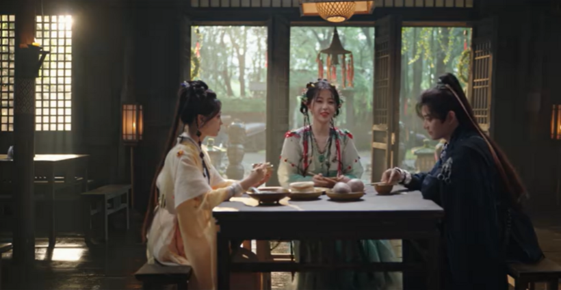 Lăng Diệu Diệu không muốn Mộ Thanh dạy pháp thuật cho mình nhưng không thể từ chối được.