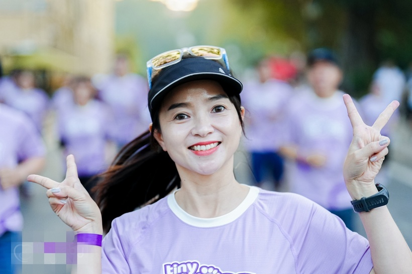 Giải chạy sáng 2/11 thu hút hơn 200 người tham dự với nhiều độ tuổi.