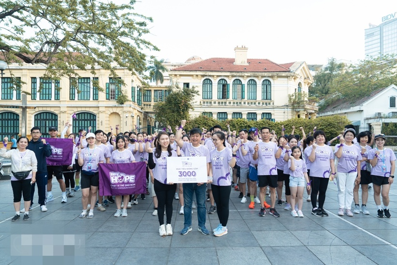 Hưởng ứng Ngày Thế giới vì trẻ sinh non năm 2024 và nhằm nâng cao nhận thức của toàn xã hội về việc chăm sóc sức khỏe phụ nữ mang thai, giảm thiểu những nguy cơ sinh non có thể phòng tránh được, đồng thời hỗ trợ chăm sóc sức khỏe của trẻ sinh non, giải chạy "Tiny Hope - Chạy vì trẻ sinh non" do BU Baby phối hợp tổ chức cùng Vụ Sức khoẻ Bà mẹ - Trẻ em (Bộ Y tế) sẽ chính thức diễn ra từ ngày 2/11/2024 - 11/11/2024.Hình thức trực tuyến được tổ chức sáng 2/11 tại phố đi bộ Hoàn Kiếm (quận Hoàn Kiếm, Hà Nội).