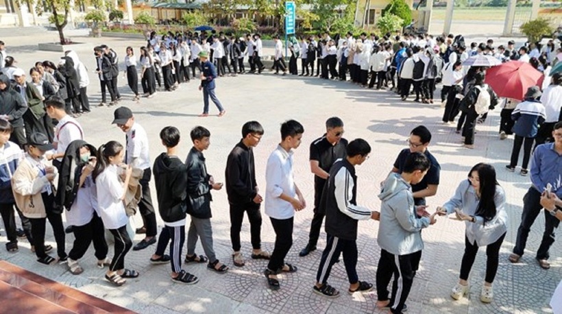 Thẩm mỹ viện Mailisa tiếp tục lan tỏa yêu thương trao tặng 210 triệu cho 3 trường THPT và 500 em học sinh có hoàn cảnh khó khăn nhà bị ngập lụt do bão số 6 tại tỉnh Quảng Bình.