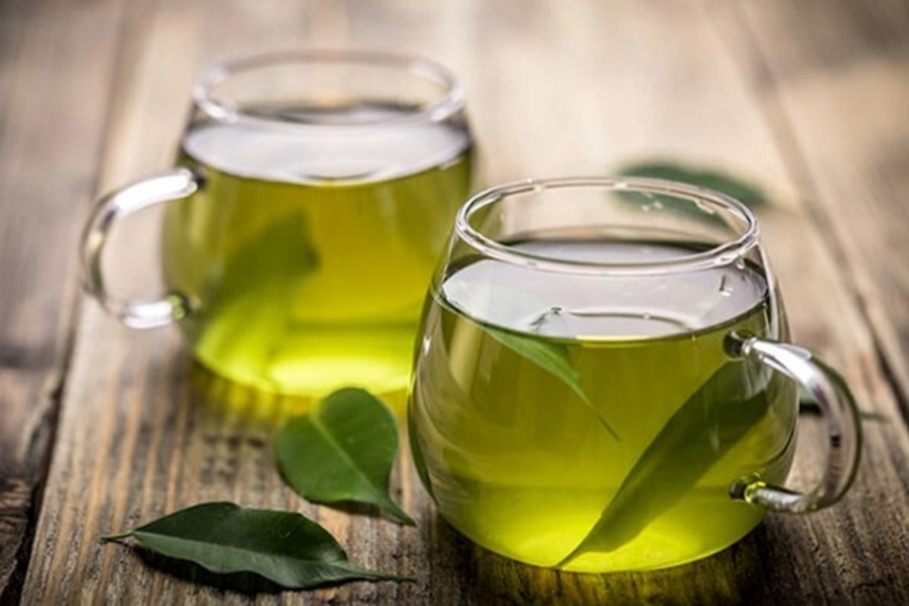 Uống nước lá vối đúng liều lượng, đúng chỉ định sẽ có lợi cho sức khỏe nam giới. Ảnh minh họa