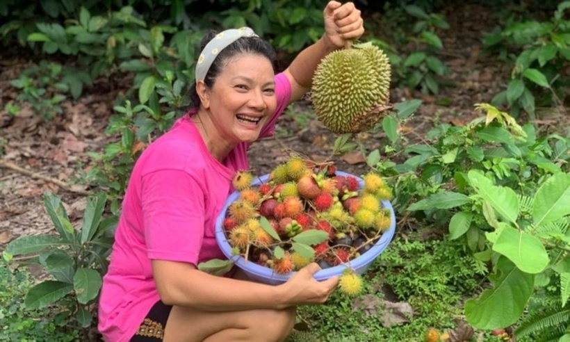 Nữ diễn viên hiện đang có cuộc sống bình yên bên các con.
