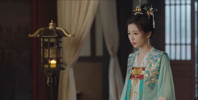 Lăng Diệu Diệu vội vàng quay lại quán ăn nhưng Mộ Thanh đã không còn ở đó.