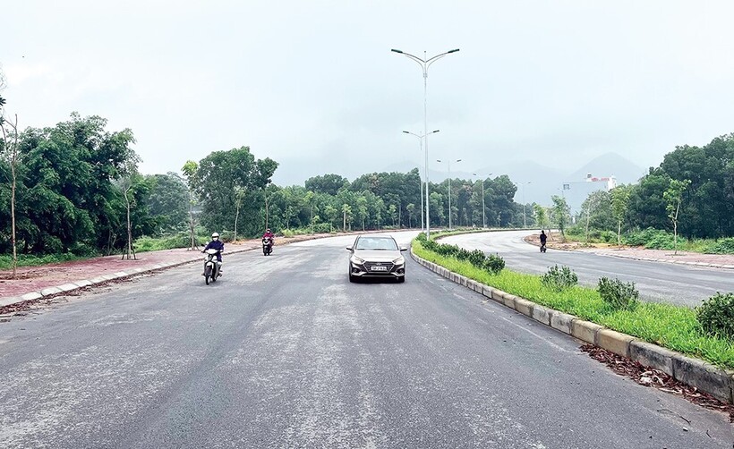 Xây dựng hạ tầng giao thông, góp phần thúc đẩy sản xuất- kinh doanh phát triển.