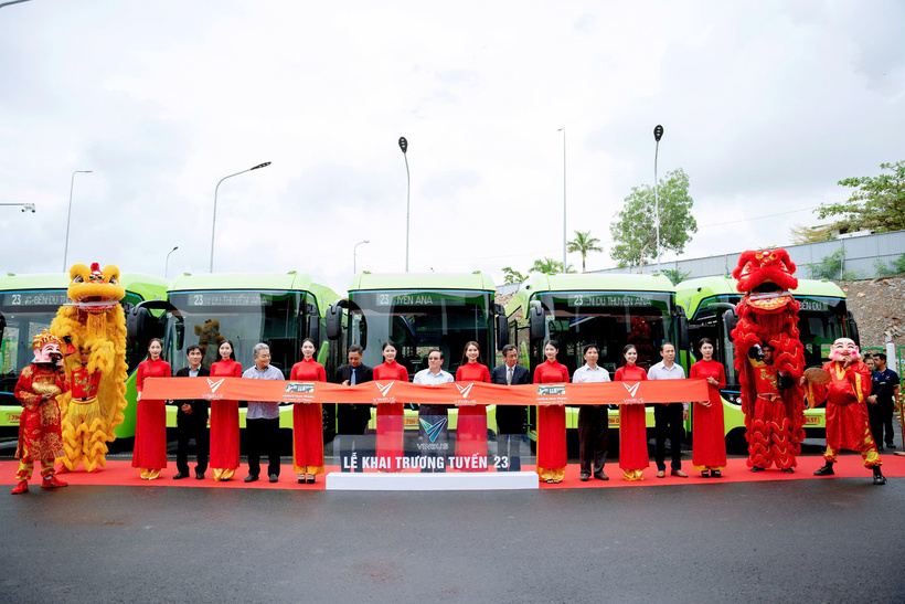 Tuyến buýt điện đầu tiên tại Nha Trang mang số hiệu 23 đã chính thức lăn bánh từ 8/11/2024.