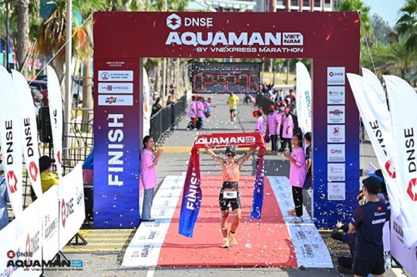 DNSE Aquaman Vietnam là sân chơi hàng đầu của bộ môn phối hợp bơi – chạy