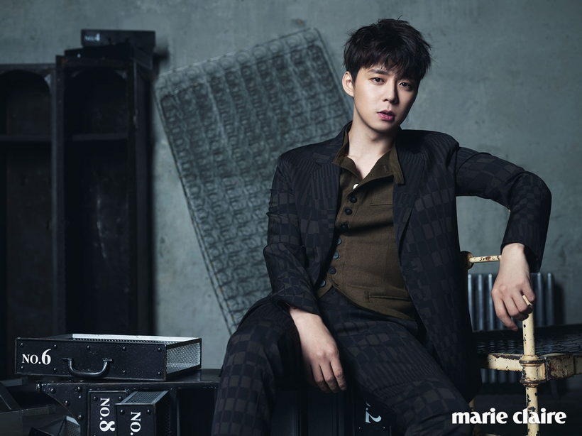 Năm 2003, Yoochun ra mắt cùng TVXQ.