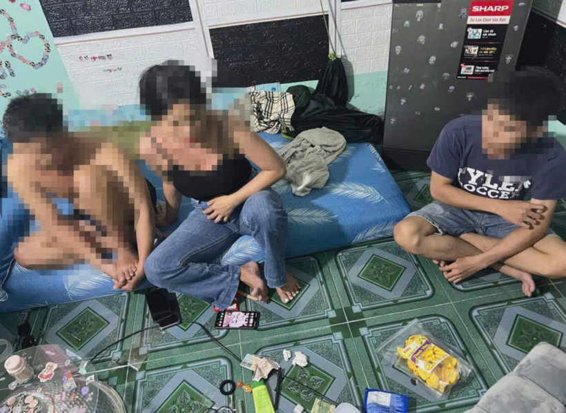 Các đối tượng tụ tập sử dụng ma túy trên địa bàn thành phố Biên Hòa bị lực lượng công an phát hiện. Ảnh: Công an Biên Hòa