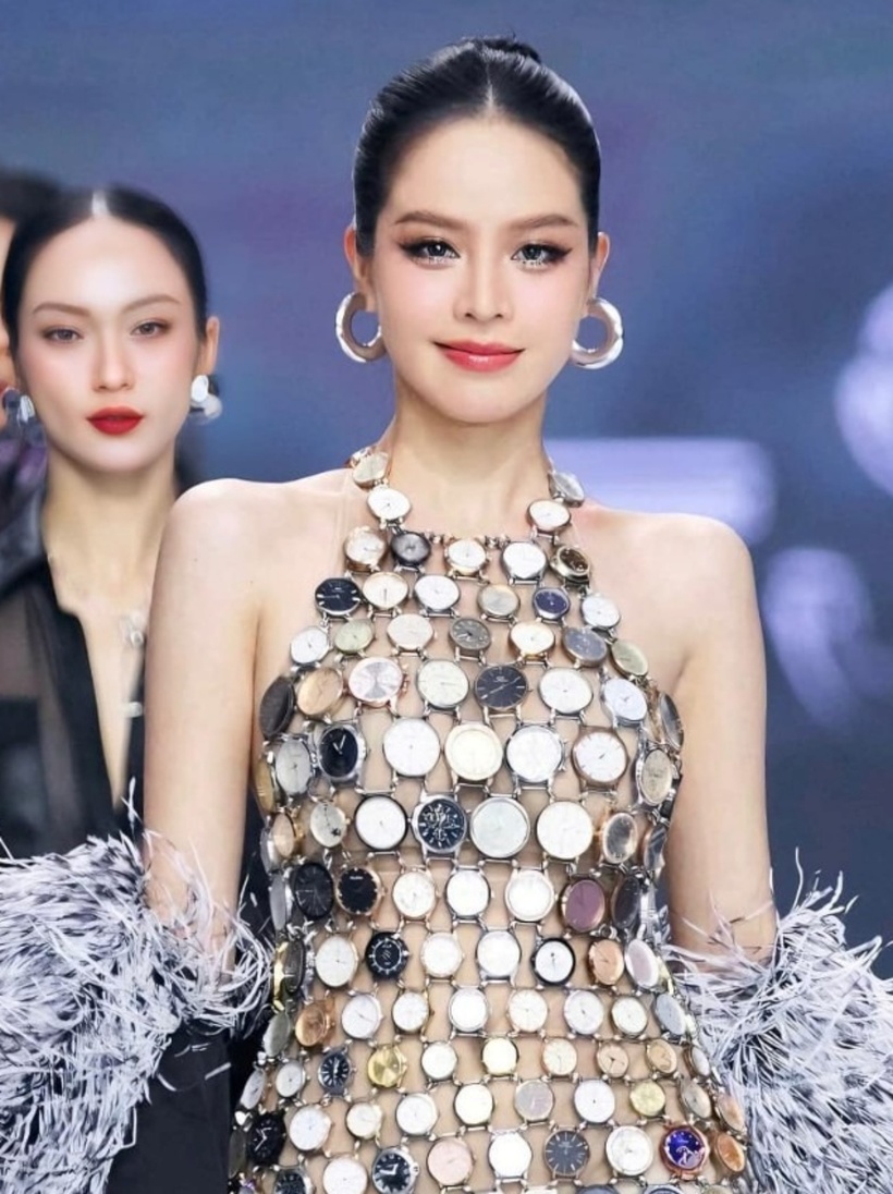 Sau khi khép lại nhiệm kỳ Hoa hậu Việt Nam vào cuối năm 2023, Thanh Thủy vẫn là một trong những hoa hậu được khán giả chú ý. Người đẹp đắt show diễn thời trang, được lòng nhiều nhà thiết kế, thương hiệu.