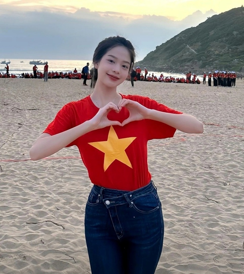 Nàng Hậu cũng thực hiện nhiều hoạt động xã hội, cộng đồng và chia sẻ quan điểm sống lạc quan, tích cực. Hồi tháng 5, Thanh Thủy đăng ký hiến tạng với mong muốn lan tỏa ý nghĩa cao đẹp của việc hiến tạng, cũng như góp sức giúp đỡ những bệnh nhân cần được giúp đỡ.