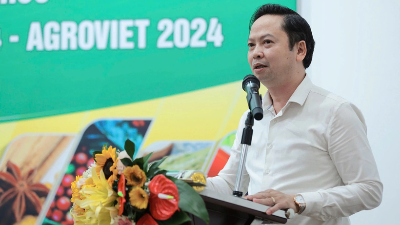 Ông Hoàng Văn Dự, Phó Giám đốc Trung tâm Xúc tiến thương mại Nông nghiệp, chia sẻ thông tin về AgroViet 2024. Ảnh: Znews