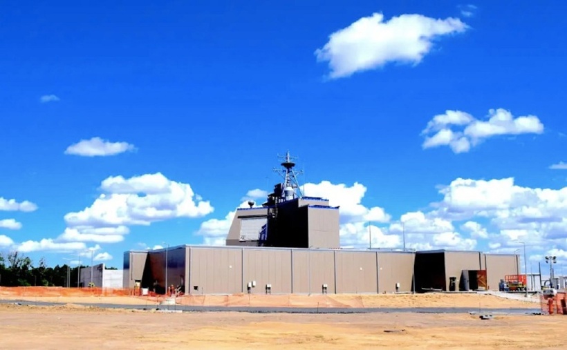 Căn cứ Aegis Ashore nằm tại thị trấn Redzikowo, gần bờ biển Baltic, là thành phần then chốt trong lá chắn tên lửa của NATO, có khả năng đánh chặn tên lửa đạn đạo từ tầm ngắn đến tầm trung. Ảnh: US Navy