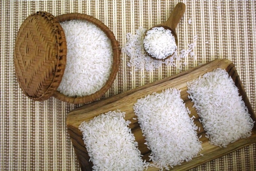 Gạo mới khi nhìn vào thường có màu trong mờ, hơi trắng và có độ cứng. Ảnh minh họa