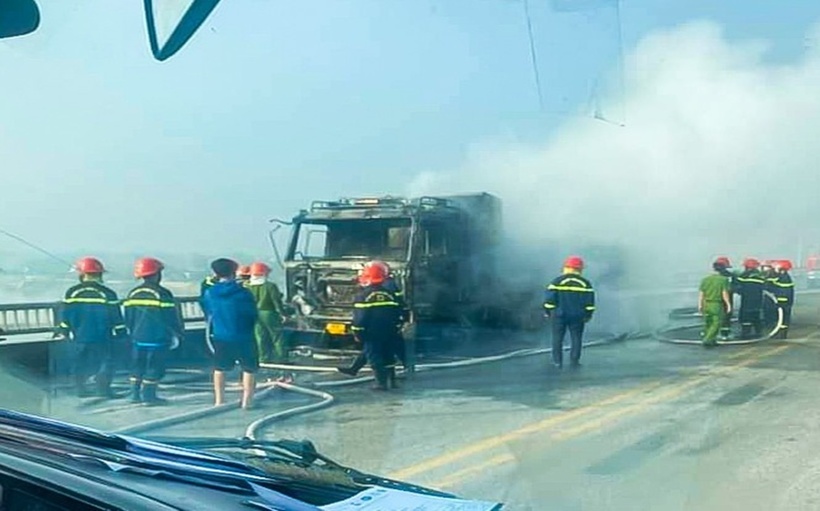 May mắn vụ cháy không có thiệt hại về người. (Ảnh: VNN)