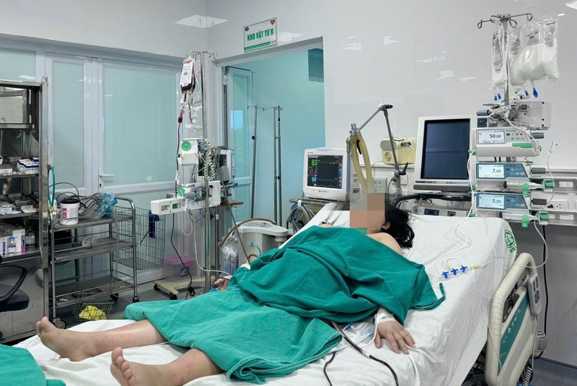 Sản phụ được điều trị tích cực sau sinh. Ảnh: Báo Tin Tức