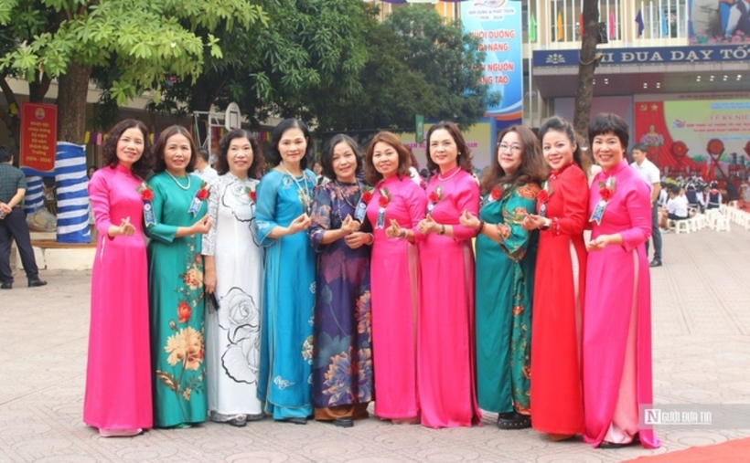 Trường Tiểu học Dịch Vọng B vinh dự đón nhận Huân chương Lao động hạng Nhì - 9