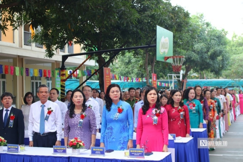 Các đại biểu tham dự buổi lễ.