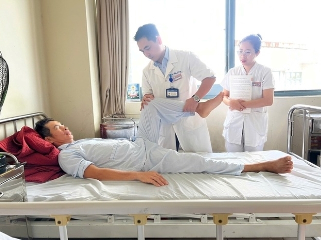 Bệnh nhân được điêu trị và theo dõi tại Bệnh viện Trung ương Huế cơ sở 2. Ảnh: Công lý