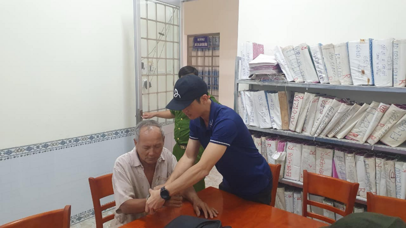 Bị can Phan Thanh Việt thực hiện hành vi giết người lúc 28 tuổi, lẩn trốn 43 năm thì bị bắt. Ảnh: Lao Động
