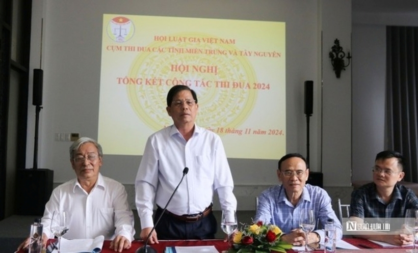Ông Nguyễn Tấn Tuân, Phó Bí thư Tỉnh ủy, Chủ tịch UBND tỉnh Khánh Hòa phát biểu tại hội nghị.