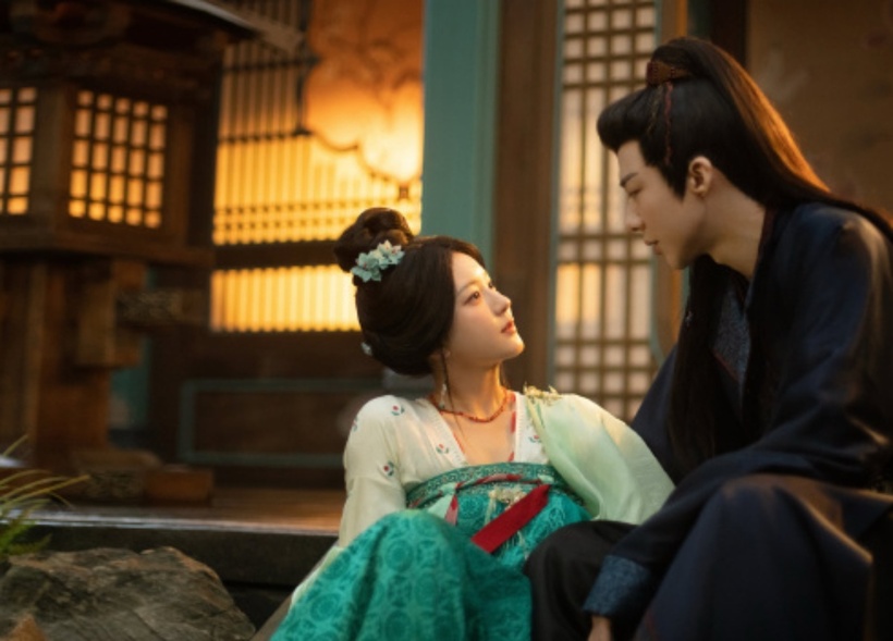 Mối quan hệ giữa Đoan Ngọ (Triệu Lộ Tư) và Yến Tử Kinh (Lưu Vũ Ninh) dần thân thiết trở lại. Ảnh: Weibo