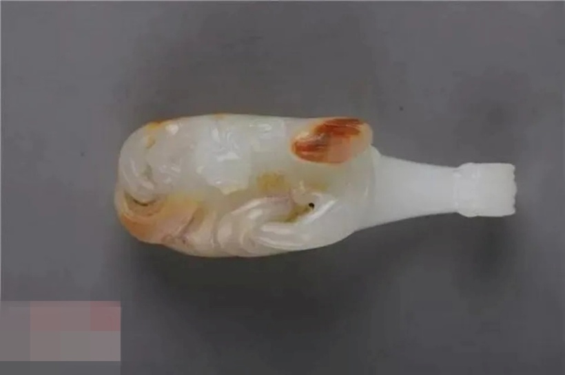 Các chuyên gia Trung Quốc đã phát hiện hơn 200 hiện vật, bao gồm cả ngà voi và đồ sơn mài.