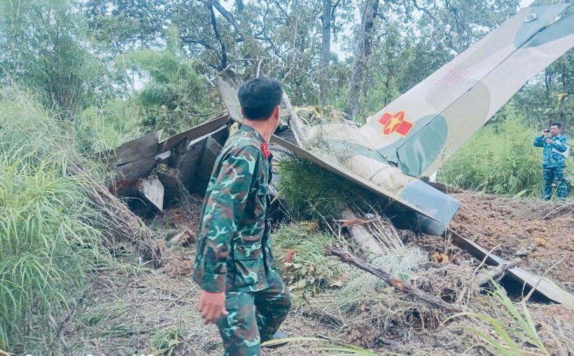 Máy bay YAK-130 bị rơi trong rừng thuộc lâm phần Vườn quốc gia Yók Đôn (Đắk Lắk). Ảnh: Thanh Niên