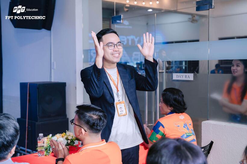 Thầy Bùi Vũ Huỳnh Sang