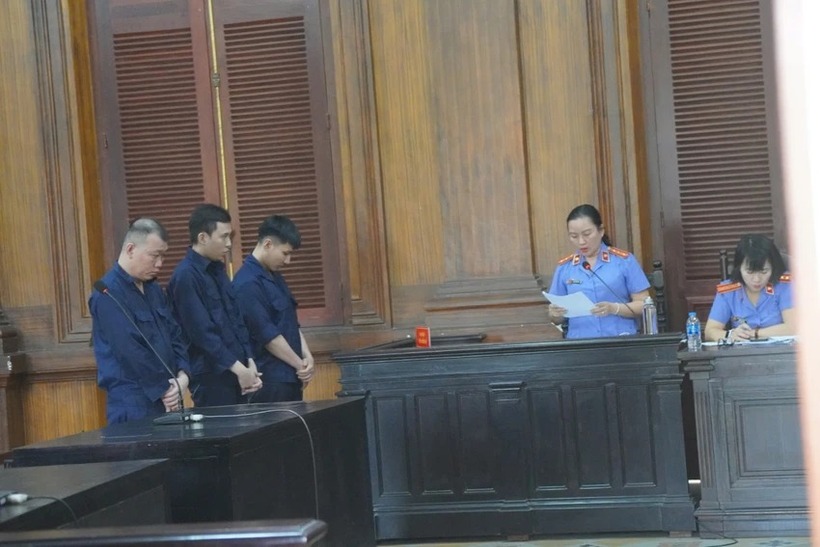 Các bị cáo tại tòa. (Ảnh: PLO)