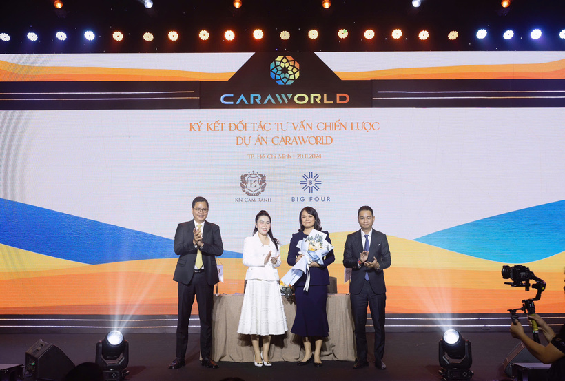 Đại diện Ban Lãnh đạo KN Cam Ranh và đơn vị tư vấn Big Four ký kết hợp tác chiến lược dự án CaraWorld