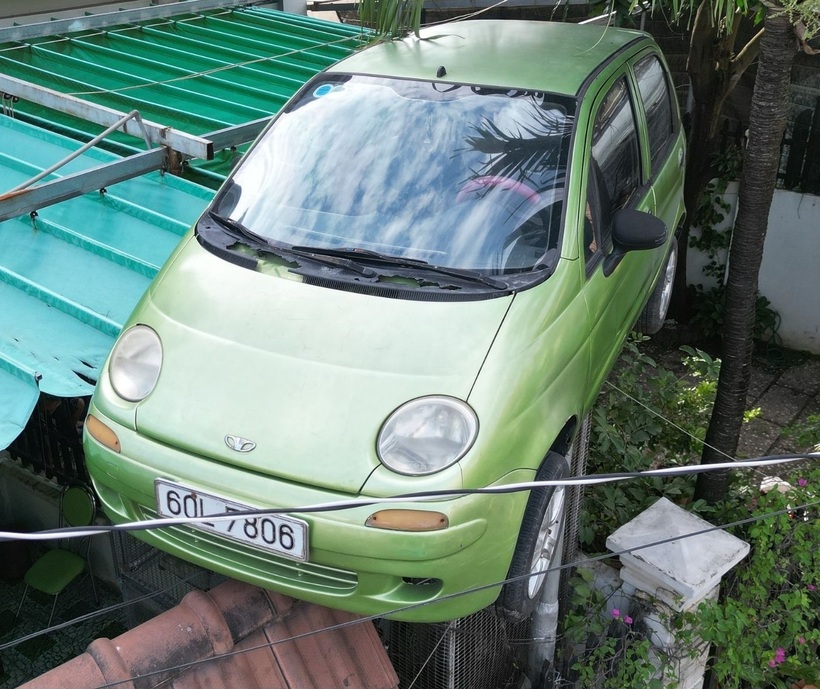 Được biết, đây là chiếc Daewoo Matiz Color - một mẫu xe từng rất hot thời kỳ cuối những năm 90, đầu những năm 2000 ở đường phố Việt Nam. Ảnh: Vietnamnet