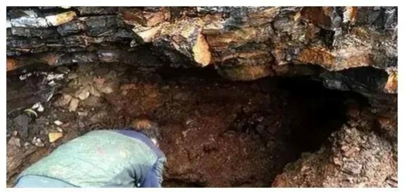 Quá trình cải tạo, công nhân vô tình phát hiện vật thể lạ. Ảnh: Sohu