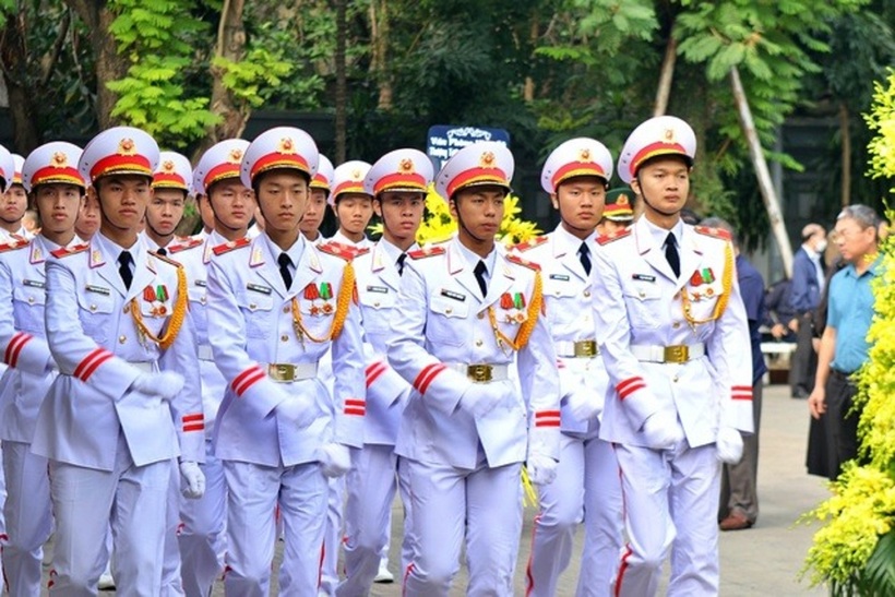 Đúng 9h, lễ tang đồng chí Phạm Quốc Anh được bắt đầu.